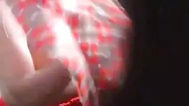 Mature aunty bathing caught by tenant guy viral MMS