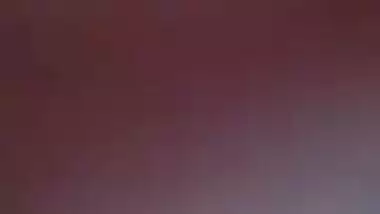 Desi sets the phone camera on to film her sex body for XXX fan