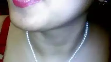 Desi housewife private sex chat video goes live on FSI