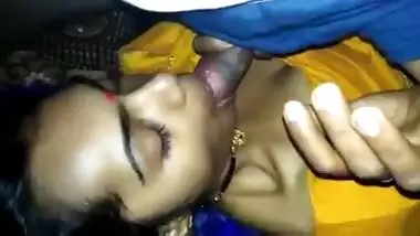 Bhabhi blow job