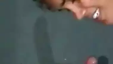 A village lady’s Tamil blowjob makes her man cum