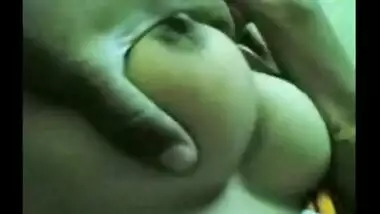 Natural tits Ranchi bhabhi gets her boobs felt by devar