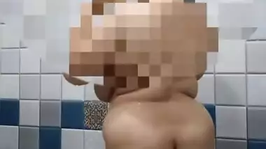 Indian Chubby Girlfriend Taking A Selfie Video While Bathing For Her Boyfriend