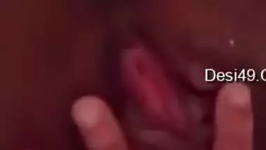 Today Exclusive-cute Nri Girl Record Nude Selfie Video Part 3