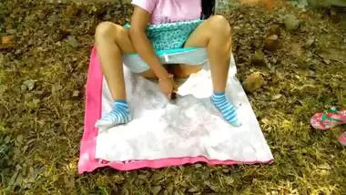 Naughty Amateur Bengali Couple Enjoying Picnic Sex