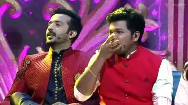 Etv Anchor Varshini Supet Hot Jiggling Fleshy Navel & Boobs Shaking Item Dance