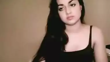 Hindi sexy video of a beautiful cam girl stripping and satisfying her fans