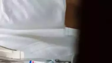 Hairy pussy sister bathing naked caught by brother