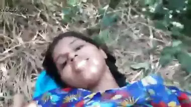 ???? Indian tamil sex secretly in jungal