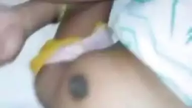 XXX sexy girl shows trimmed pussy on camera in MMS porn with Desi guy