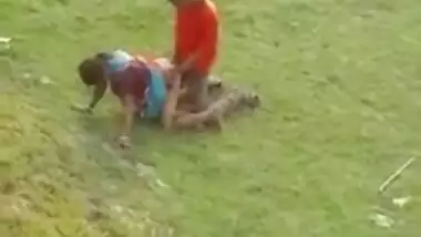 Shocking XXX video! Sexy Desi village aunty fuck with lovers outdoor