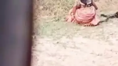 MILF in yellow joins peeing Desi aunty in XXX video to keep on moving