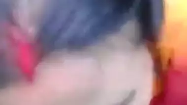 Bindi lady sucking lund – Outdoor blowjob sex