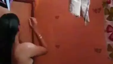 Self recorded mms video of hot indian college girl taking shower