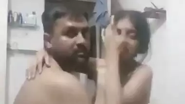 Naked man fucks a tiny lady’s wet pussy in xxx video