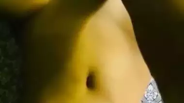 Lover records his GF’s blowjob MMS and fingers her pussy