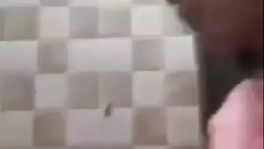 Bhabhi sex affair video call showing boobs to secret lover