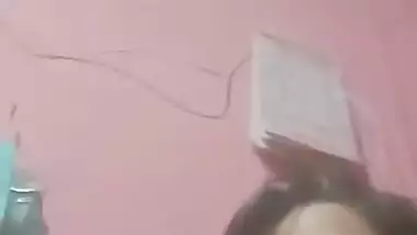 Sexy Desi girl Showing her Boobs and Pussy