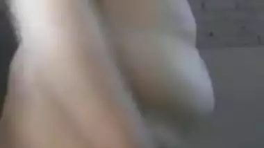 Desi mom is still in the loop and wants to make her own sex video