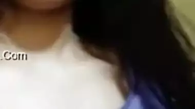 Huge natural tits of Desi webcam model make a man want XXX session