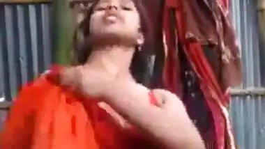 A girl records her desi Bangla sex MMS for her lover