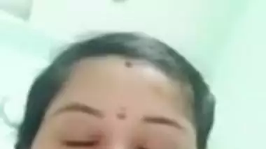 Beautiful webcam wife nude boobs showing on Chamet